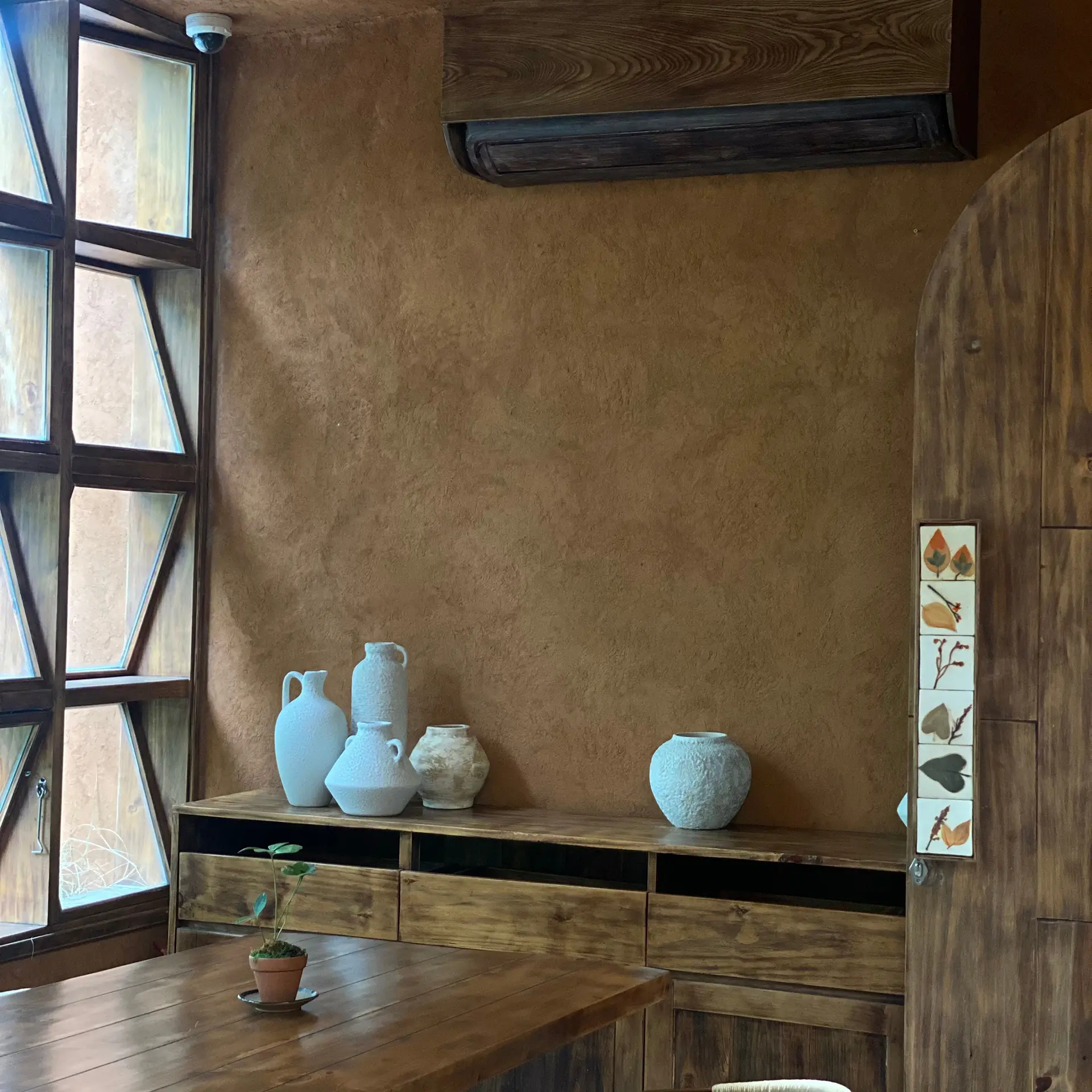 Không gian tầng hai của Là Sangha